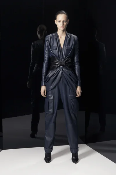 Look 11
